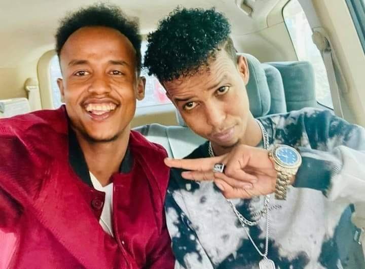 Men uning tukli eshaklarini va toplarini yaladim Men uning tukli eshaklarini va toplarini yaladim